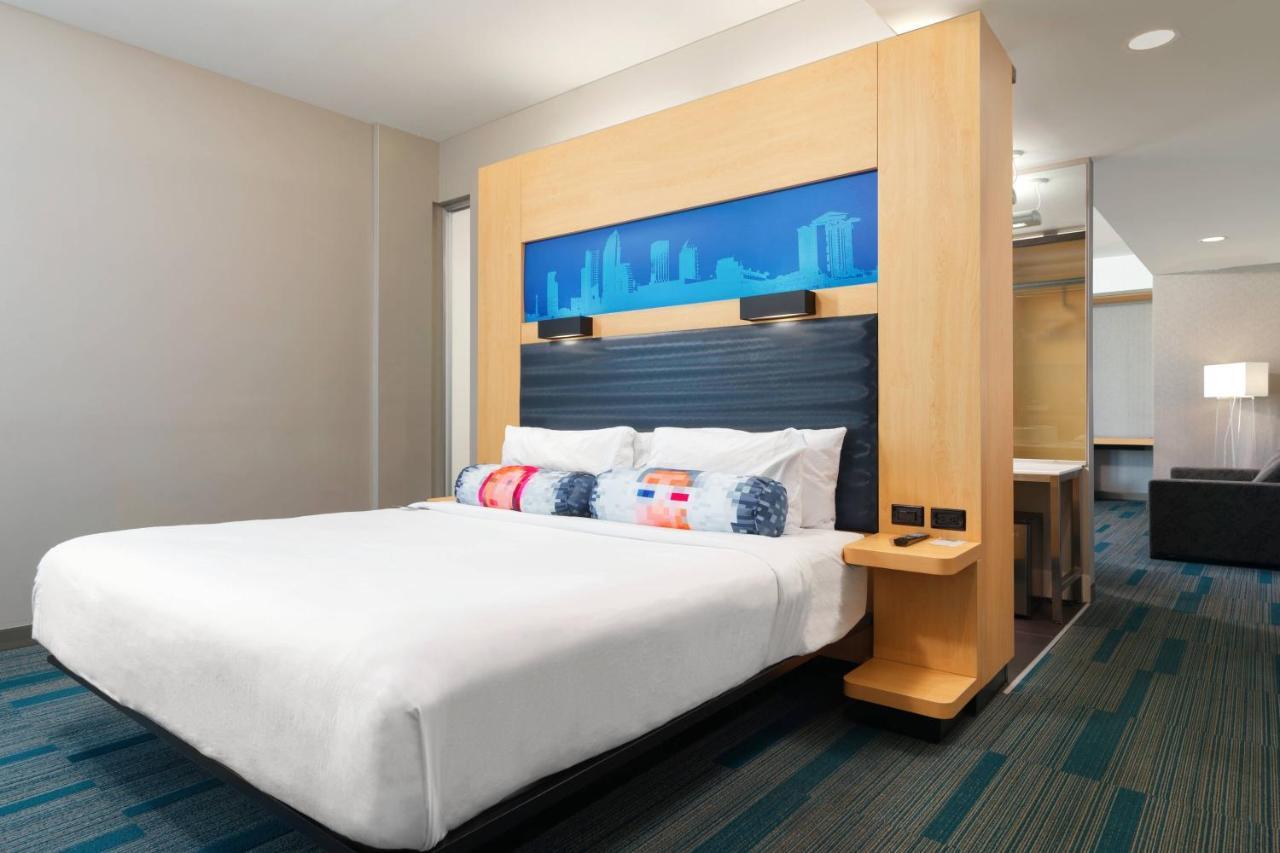 Aloft - Downtown 3*
